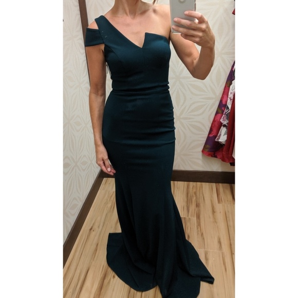 Betsy & Adam Dresses & Skirts - Betsy & Adam Single Cold Shoulder Dress